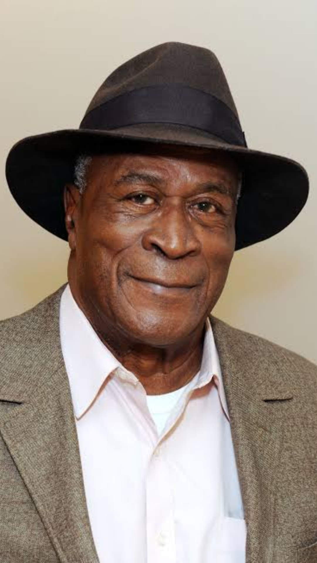 John Amos (Cleo McDowell)