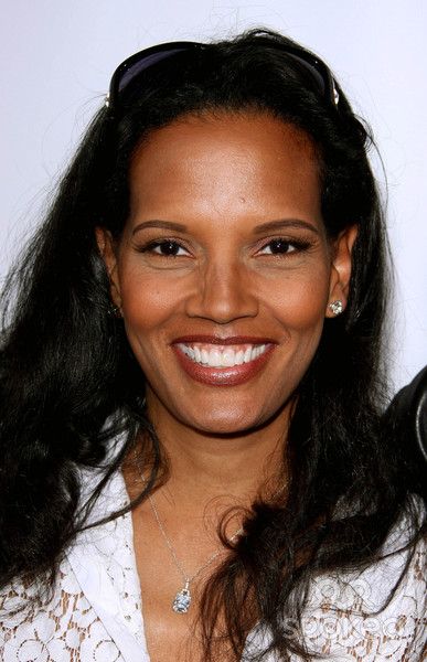 Shari Headley (Lisa McDowell)